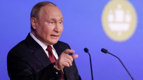 Poutine accuse l’Otan de “participer” au conflit en livrant des armes à l’Ukraine