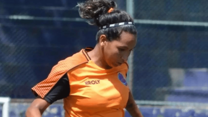 افتكت لقب أفضل هداف ثم اكتشفت حملها في الشهر السادس!