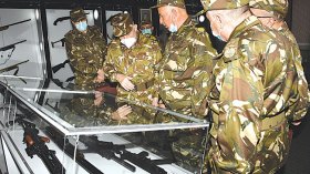 تصنيع السلاح بأيادٍ جزائرية