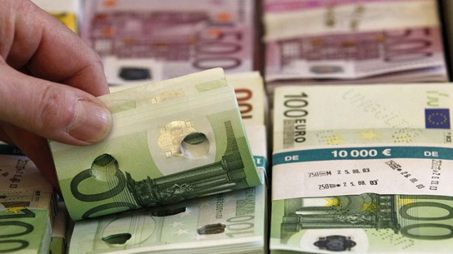 رجال أعمال متهمون بتهريب “العملة الصعبة” بوهران