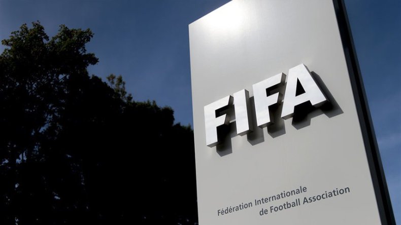 “الفيفا” تصدم المغرب وترفض إقامة كأس إفريقيا 2025 في الصيف