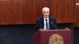 وزير المالية يستعرض مشروع القانون النقدي الجديد بالبرلمان