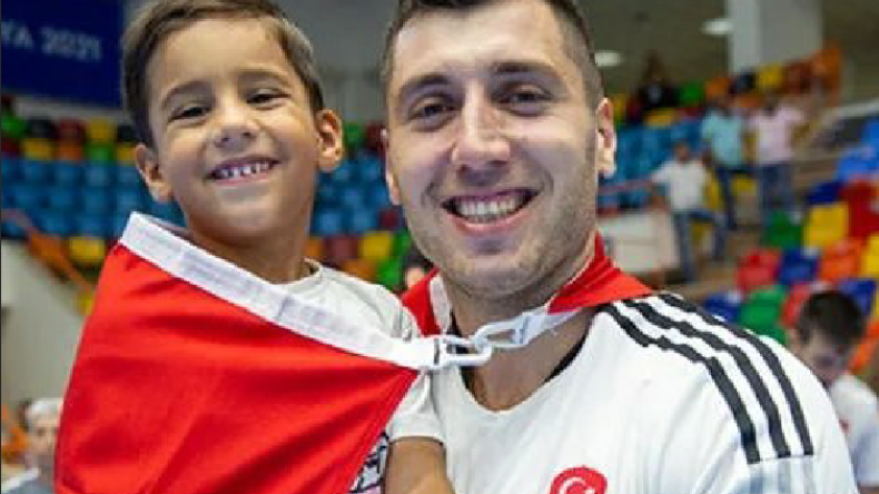 انتشال جثة قائد منتخب تركيا لكرة اليد من تحت الأنقاض