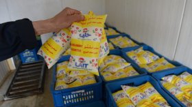منظمة المستهلك تكشف سبب عودة الندرة في أكياس الحليب