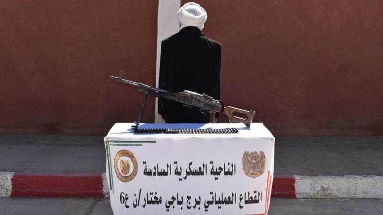 إرهابيان يسلمان نفسيهما إلى السطات العسكرية ببرج باجي مختار