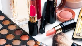 مستحضرات التجميل الجزائرية.. من الاستيراد إلى التصدير