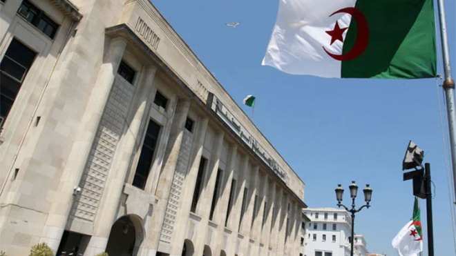 54 تعديلا على مشروع قانون الحق النقابي بالبرلمان