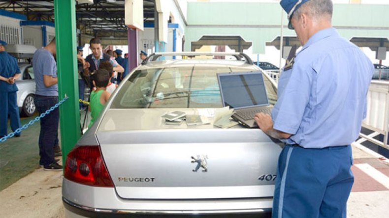 شرطة الحدود.. خفايا تفتيش المهرّبين وتجار “الشنطة”