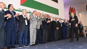 الرئيس تبون يدعو إلى التسريع بإنهاء الانقسام الفلسطيني