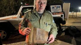 بالصور.. بعثة إنقاذ إسرائيلية تسرق مخطوطات أثرية من تركيا خلال الزلزال