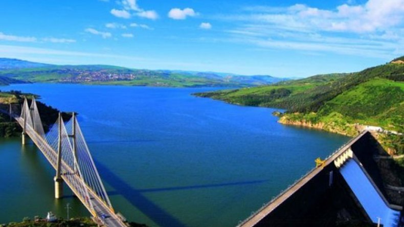 مراكز لتخزين المياه وتضامن بين الولايات لمواجهة الجفاف