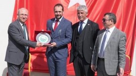 شارك في تدشين مسجد.. مارين لوبان تتوعد نائبا بالعقاب