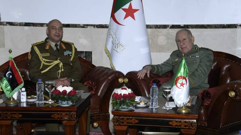 الفريق أول شنقريحة يبحث التعاون وأوضاع المنطقة مع رئيس هيئة الأركان الليبية