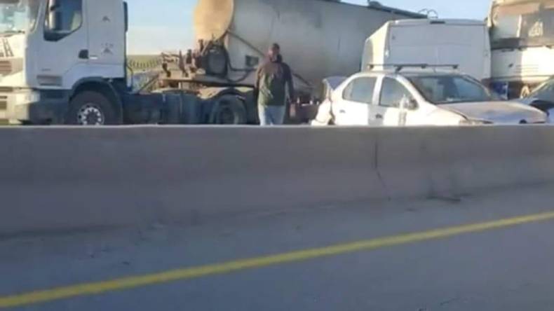 الطريق السيار: حادث مرور تسلسلي بين 13 سيارة وشاحنتين (صور)