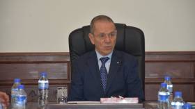 أسعار اللحوم المستوردة والبصل والتفاح.. وزير الفلاحة يعلق