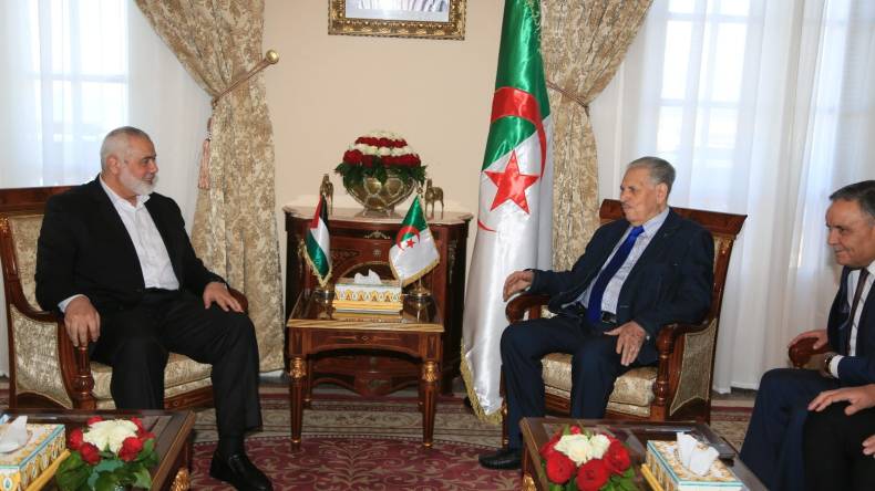 هنيّة يقود وفدا من حركة حماس في زيارة للجزائر