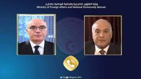 أحمد عطّاف يتلقى مكالمة هاتفية من نظيريه التونسي والموريتاني