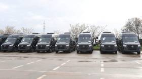 بالصور.. تسليم 454 مركبة “مرسيدس” لفائدة الجيش ومؤسسات أخرى