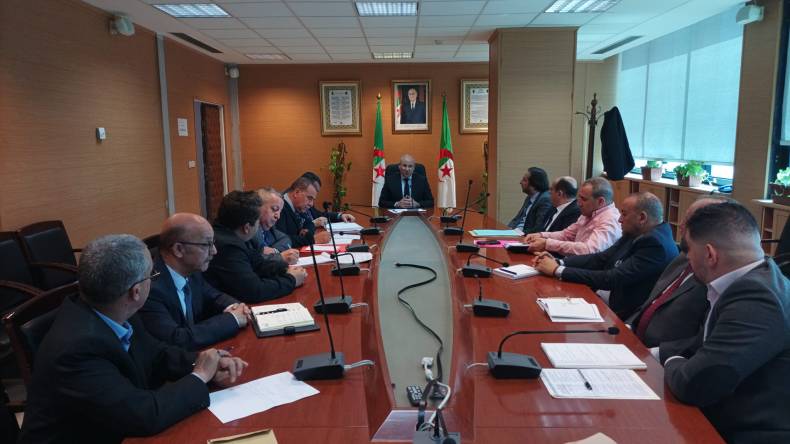 إغراق السوق الوطنية بمادتي السميد والفرينة