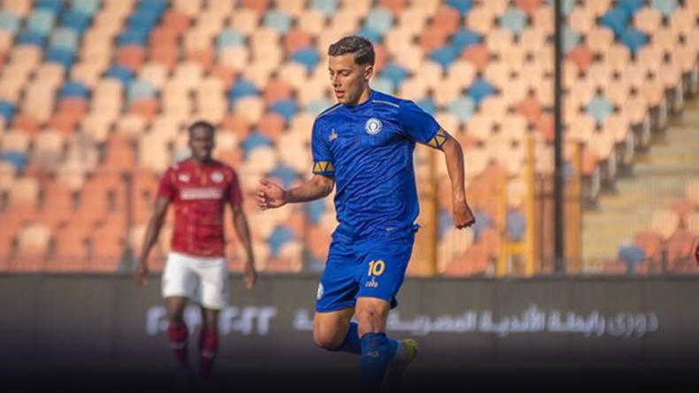 لاعب الزمالك بلحاج كسّر زجاج غرفة تغيير الملابس لملعب 5 جويلية