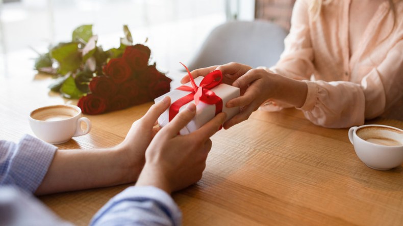 ماذا يهديك زوجك في الثامن مارس بمناسبة عيد المرأة؟
