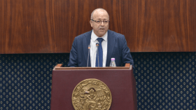 وزير الاتصال يعرض مشروع قانون الإعلام أمام البرلمان