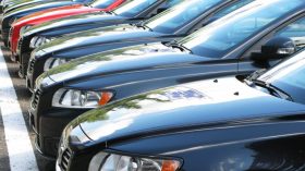 بعضها محل بحث من الأنتربول.. الشرطة تحجز 16 سيارة