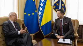 عضو المجلس الرئاسي في البوسنة يستقبل سفير الجزائر