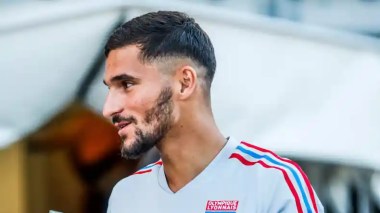 Aouar “hué” par le supporters lyonnais