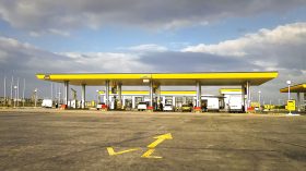 تعميم الدفع الإلكتروني بجميع محطات “نفطال”