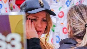 صورها أثارت جدلا.. لماذا بكت شاكيرا في نيويورك؟