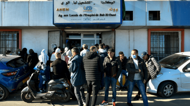 منحة البطالة: وكالة التشغيل توجه بلاغا  للمستفيدين