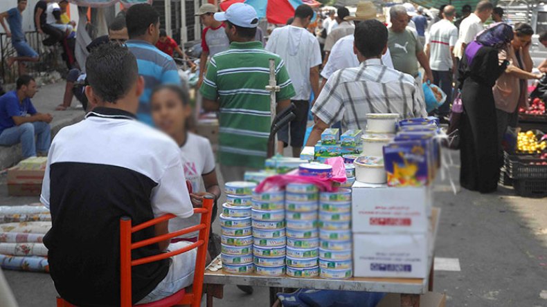 أمراض قاتلة يسببها العرض العشوائي للمواد الغذائية
