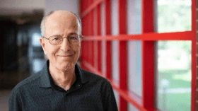Un Algérien lauréat du Prix John-von-Neumann des mathématique, le Président le félicite