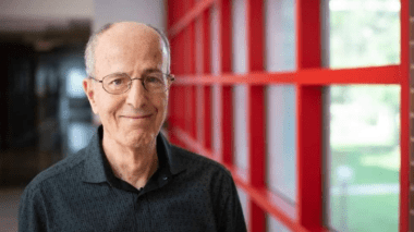 Un Algérien lauréat du Prix John-von-Neumann des mathématique, le Président le félicite