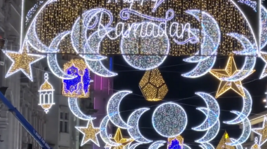 « Happy Ramadan »: Les rues de Londres décorées pour la toute première fois