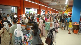 حمّى الشراء تجتاح الجزائريين عشية رمضان