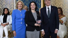 هذا ما قالته الحائزة على جائزة “المرأة الشجاعة” عن النساء العربيات! 