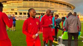 بِالفيديو والصّور: منتخب أنغولا يُعسكر بِالجزائر استعدادا لِمُواجهتَي غانا