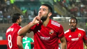 أخبار خمسة لاعبين دوليين جزائريين