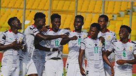 غانا تستدعي 8 محترفين لِمُواجهتَي الأولمبي الجزائري