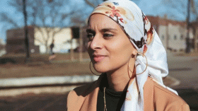 بالفيديو.. شابة مصرية ترفع الآذان خلال رمضان في مدينة أمريكية