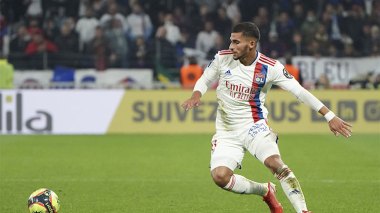 Manchester United To Look At A Free Transfer For Houssem Aouar