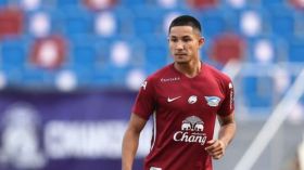 لا ميسي ولا رونالدو.. هذا هو أغنى لاعب كرة في العالم