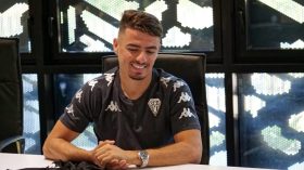 اتّهام شتي بِالتورّط في فضيحة أخلاقية