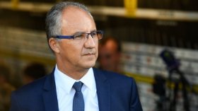 رجل أعمال جزائري يستقيل من رئاسة نادٍ فرنسي