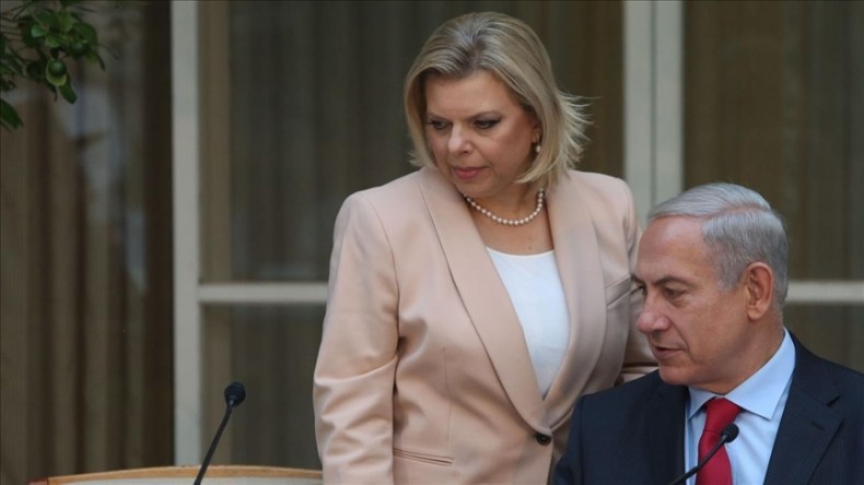 “تل أبيب تحترق وسارة تصفف شعرها”.. محاصرة زوجة نتنياهو في صالون حلاقة