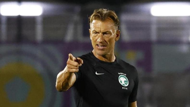 مدرب منتخب السعودية يستقيل