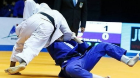 ميداليات ذهبية لمصارعين في الجيدو من معسكر