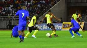 المدرب عمروش ومنتخب تنزانيا يُهدران فرصة من ذهب